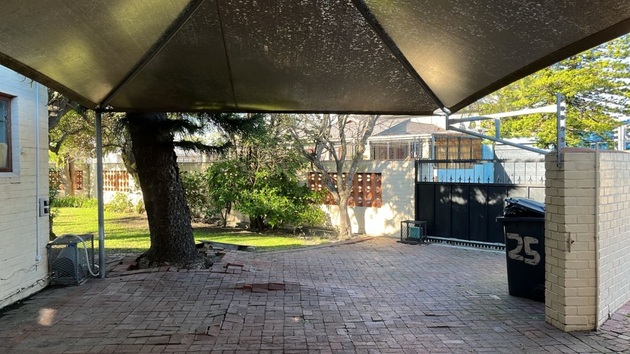  Bedroom Property for Sale in Cravenby Western Cape